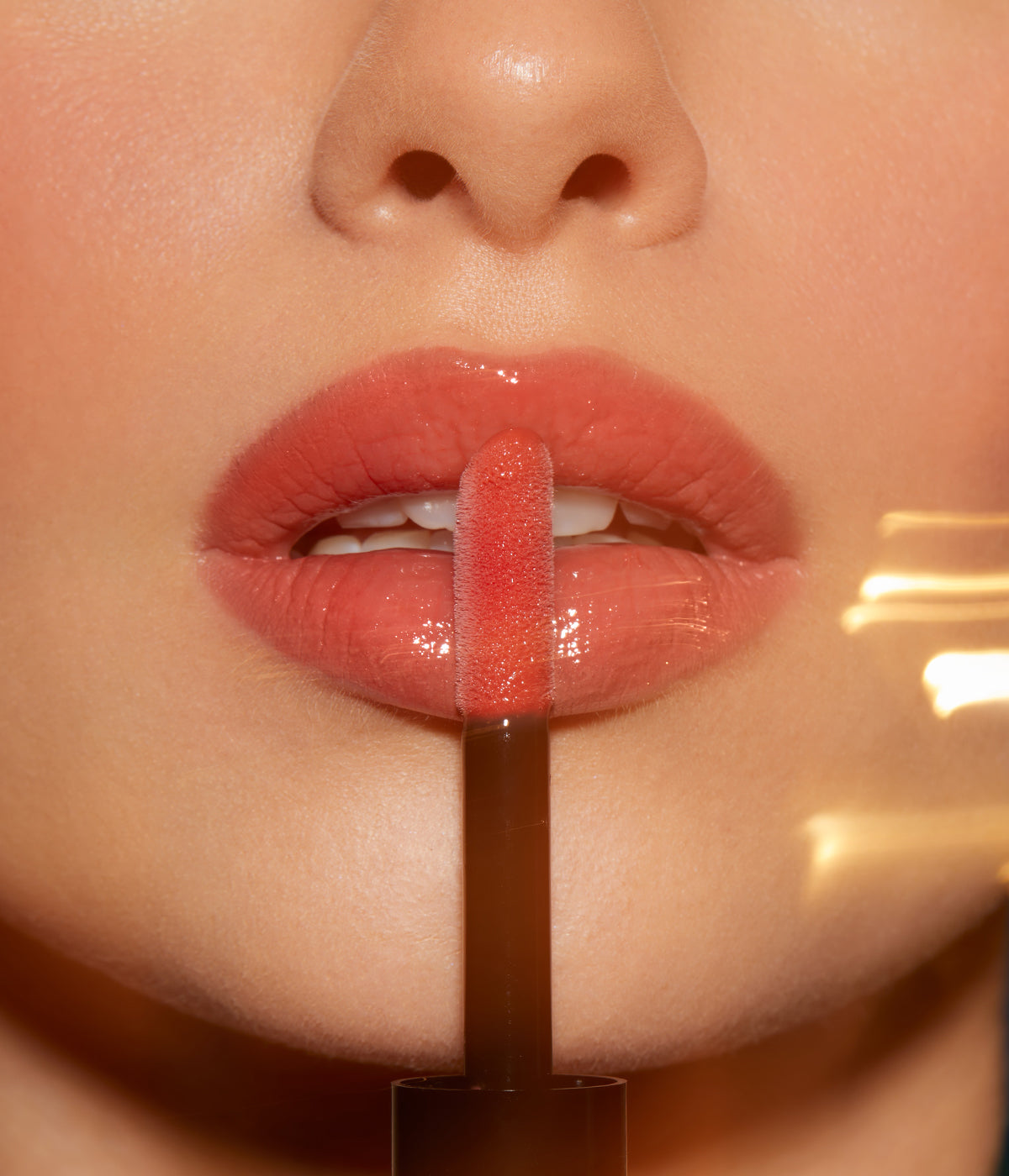 Lūpas putlinantis blizgis "Crystal Plump Gloss"
